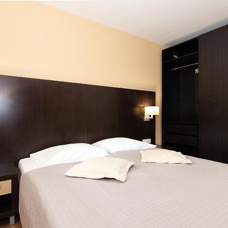 Residence Marina Rose M Apartment By Locap Group بورتوروز المظهر الخارجي الصورة