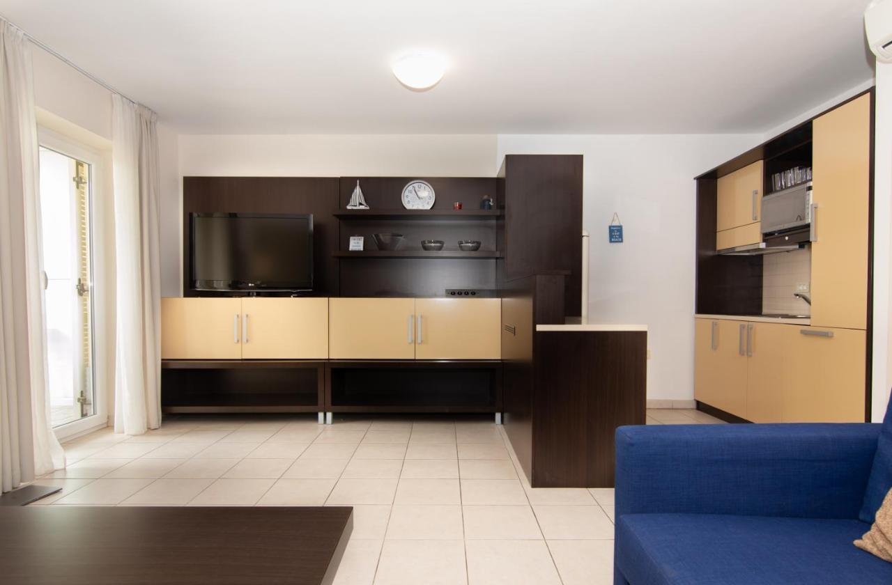 Residence Marina Rose M Apartment By Locap Group بورتوروز المظهر الخارجي الصورة
